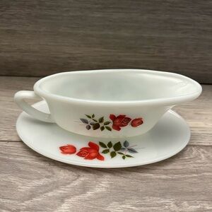 Vintage JAJ Pyrex “June Rose” gravy set